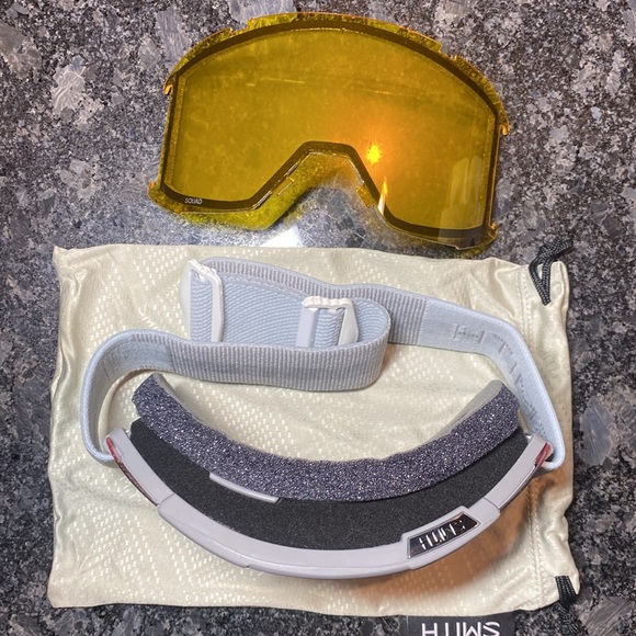 Smith Squad Snow Goggles Cloudgrey ChromaPop Storm Rose Flash /Yellow Lens Ski - Picture 2 of 7